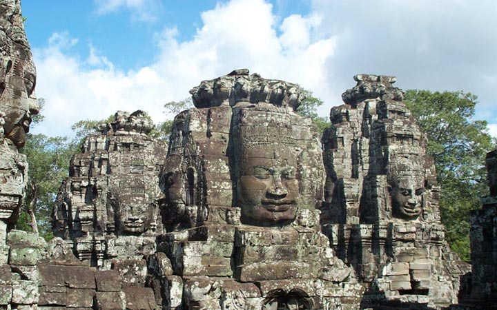 siem-reap-cambodia-angkor-bayon-temple-smiling-buddha-faces-3.jpg