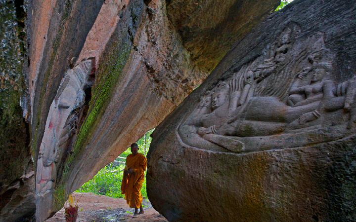 Phnom-Kulen-Ganesha-Vishnu.gif
