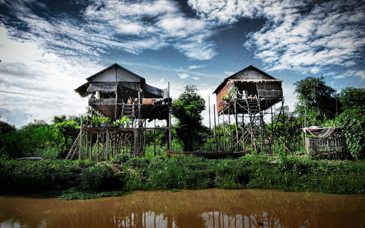 Kampong-Phloek-a-floating-village-in-Siem-Reap-Cambodia.jpg